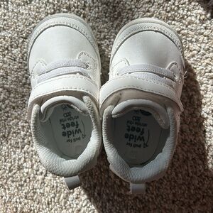 White Stride Rite state 2.0. 4M toddler.